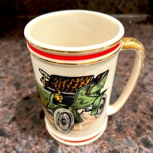 VINTAGE HYALYN #620 COLLECTIBLE MUG 1904 CADILLAC CERAMIC MUG